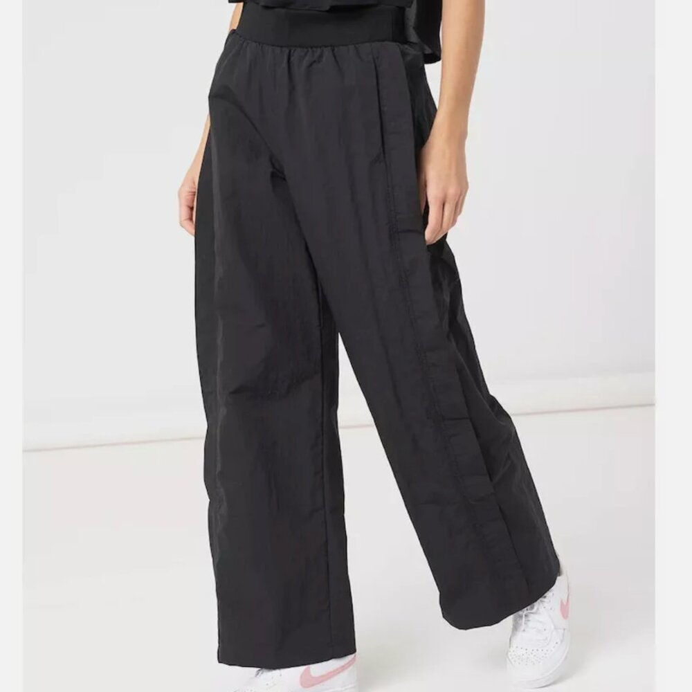 NWT Nike Women's Sportswear Icon Clash Woven Wide Leg Pants in Black, size Large